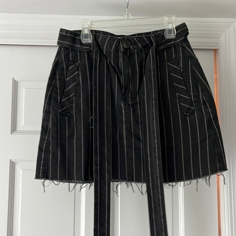 Black denim skirt with belt